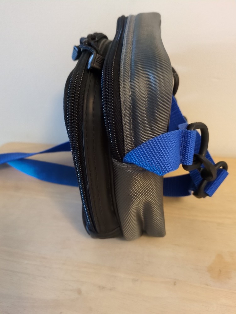 Case Logic CD Player Blue & Gray Carrying Case W/3-Pockets & Adjustable strap
