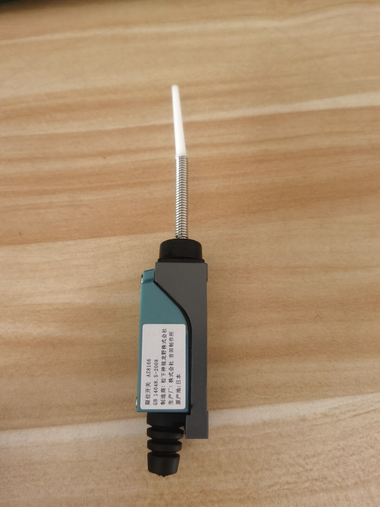 1PCS Limit Switch AZ8166