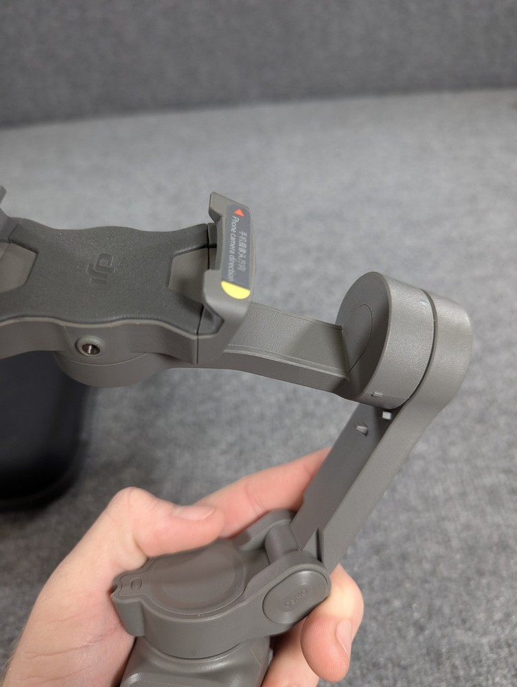 DJI Osmo Mobile 3 Combo - Gimbal Stabilizer