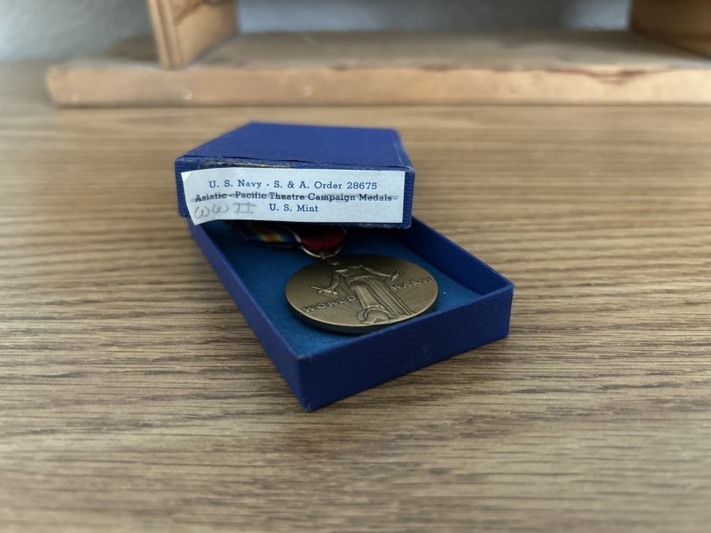 WW2 Medal With Issued Box