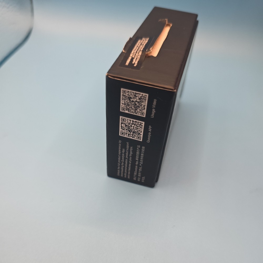 Questyle QCCDongle Pro Lossless Bluetooth TransmitterMfi Certified NEW open box