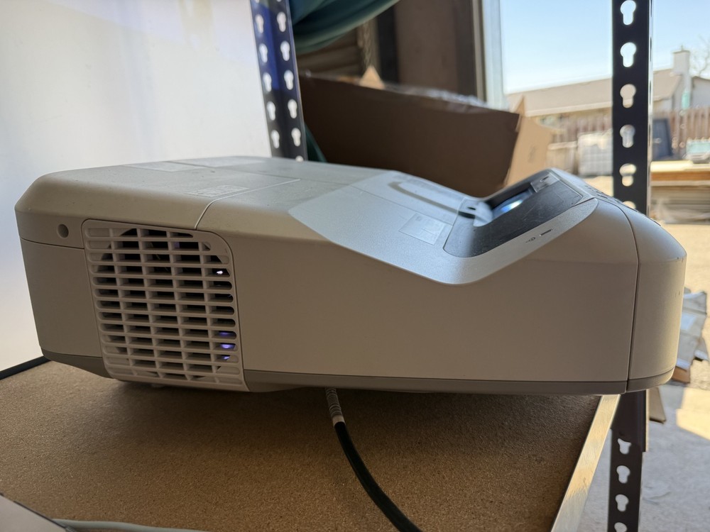 Epson LCD Projector Powerlite 685W Model H744A