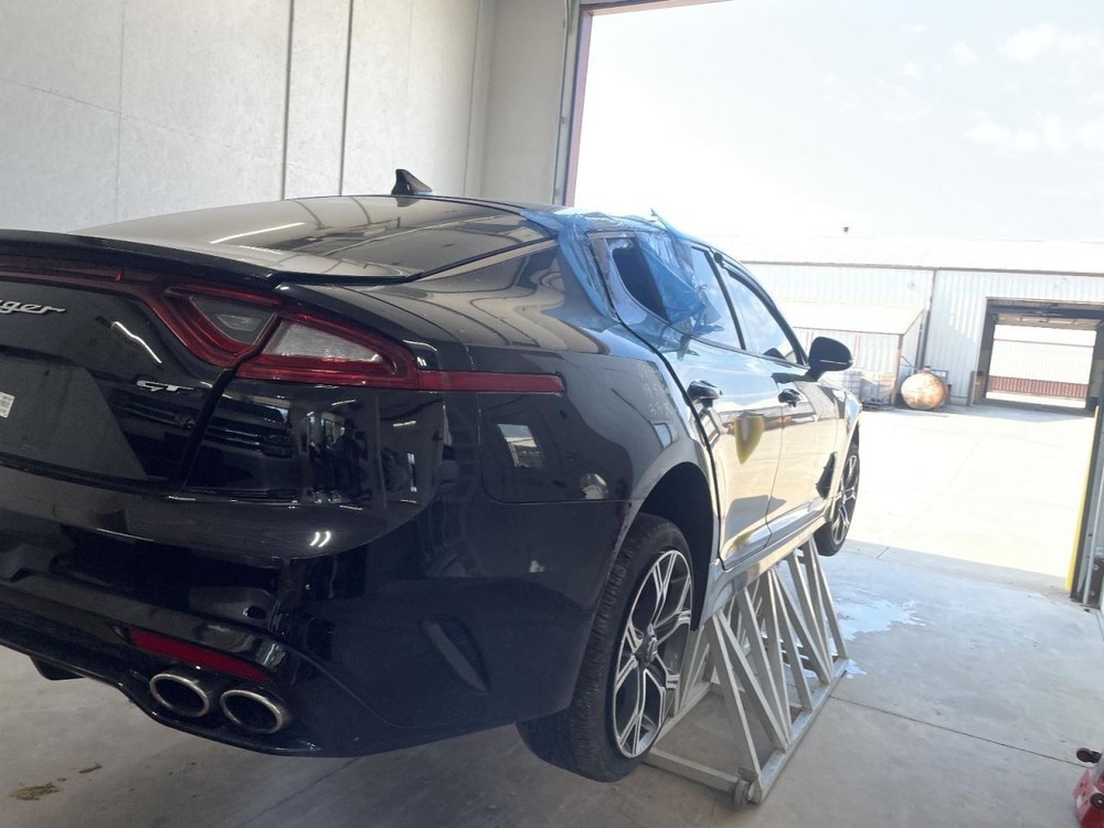 Complete Console Front Floor Manual Shift Shift-by-cable Fits 18-23 STINGER 9868