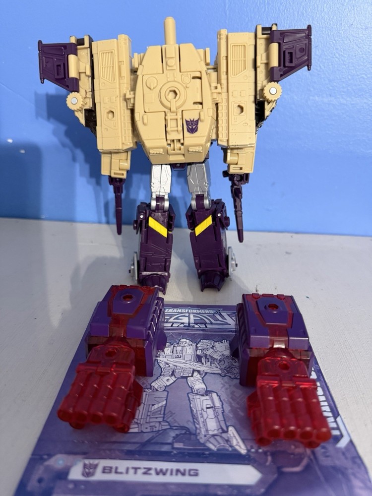 Transformers legacy blitzwing complete
