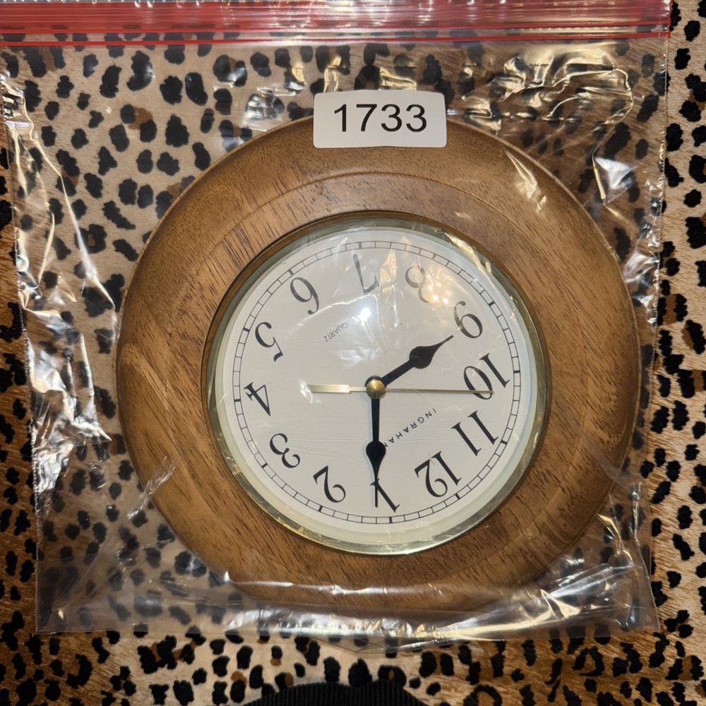 Ingraham Solid Oak 9" Round Wall Clock Curved Glass Quartz 1733