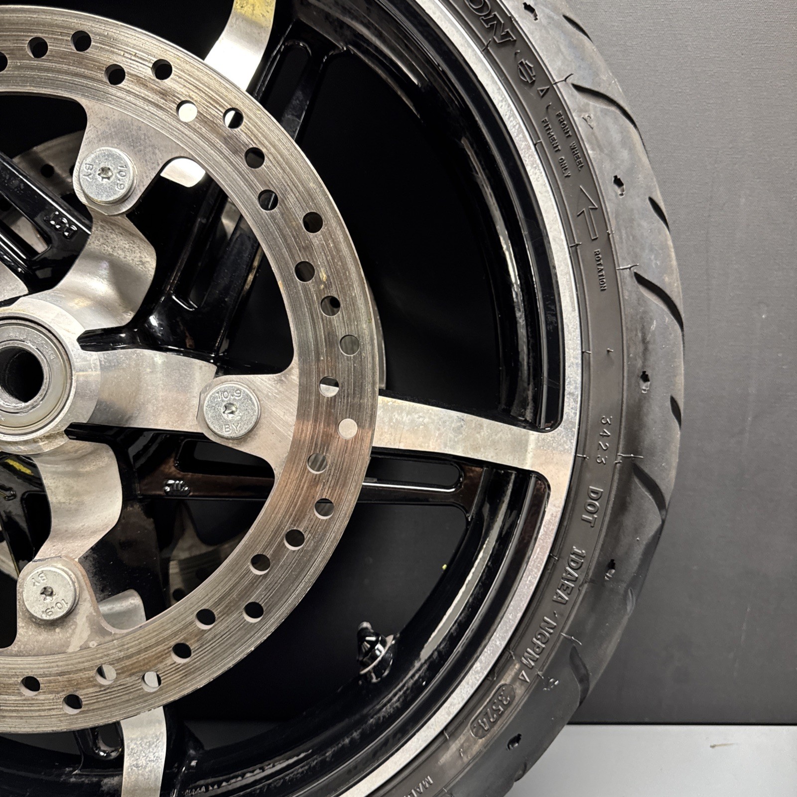 HARLEY TOURING HELIX 19x3.5 FRONT WHEEL ROTORS TIRE 43300926 41500158A 43100045