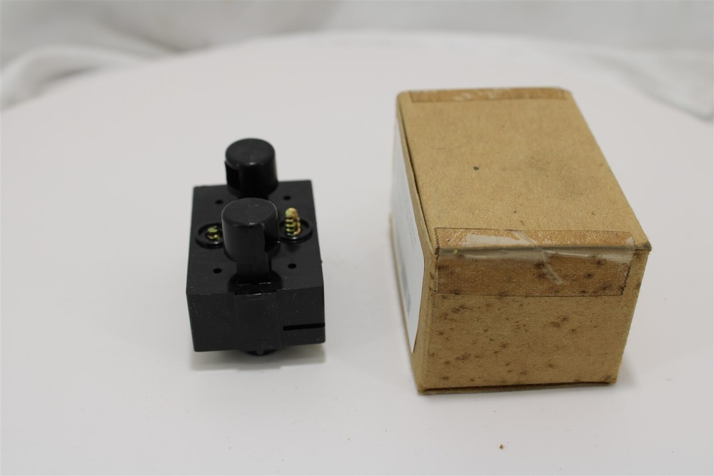 Magnetek SBPU-A2 Push Button Insert | 2-Button | Single-Speed | NO/NO