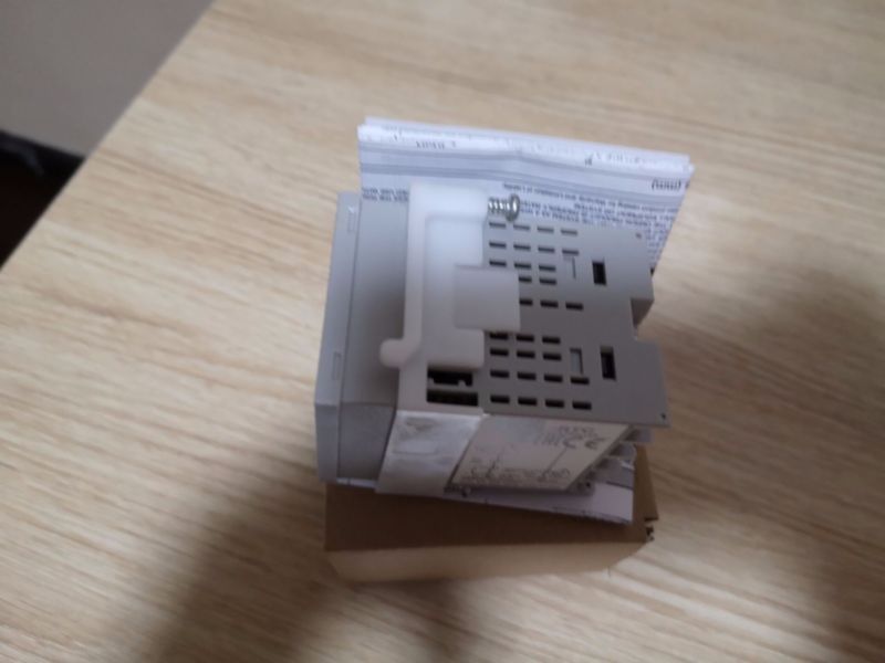 1PC Omron E5CSL-RTC 100-240V Temperature Controller New In Box Free Shipping