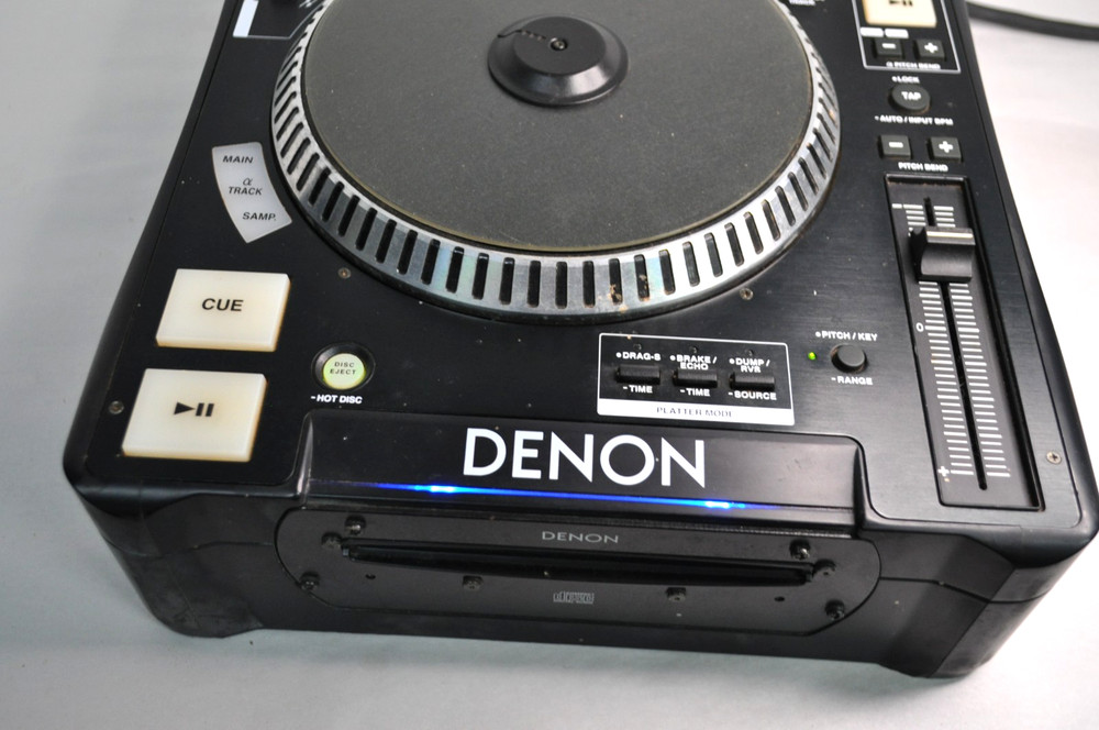 Denon DN-S5000 CD Turntable Deck- DJ Mixer. Powers On (Read)