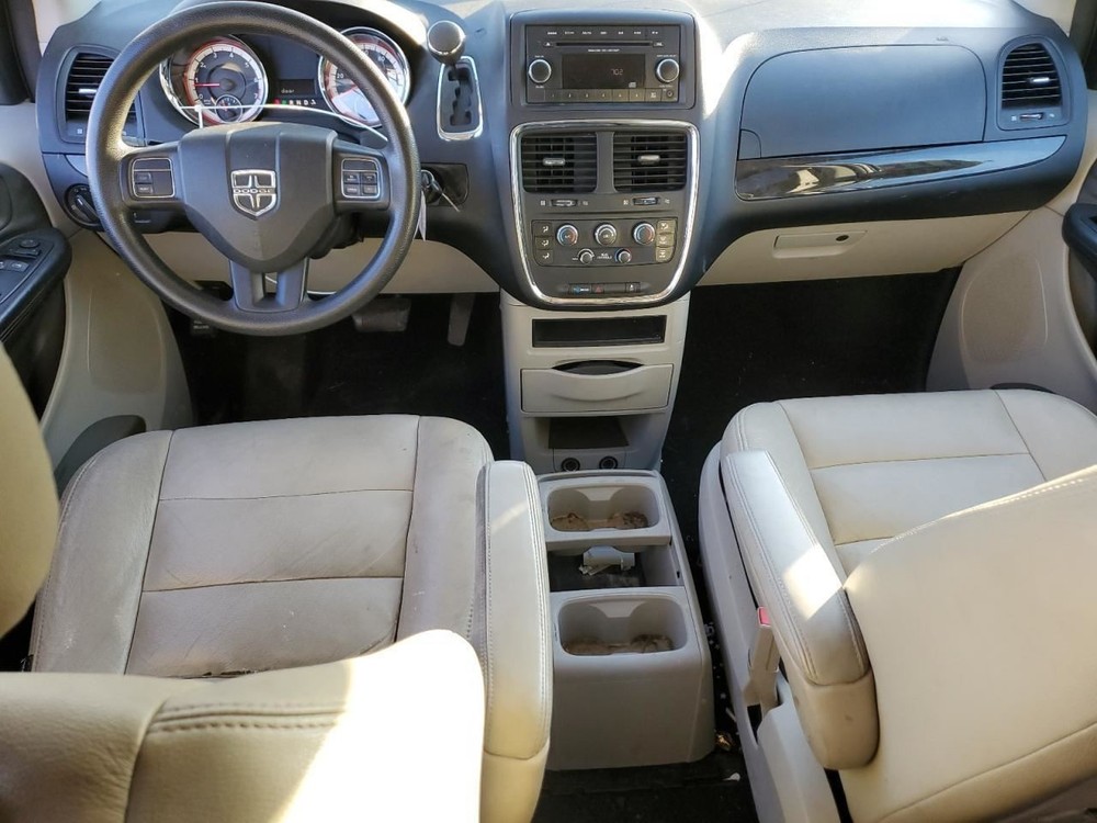 CARAVAN 2013 Glove Box 4912095