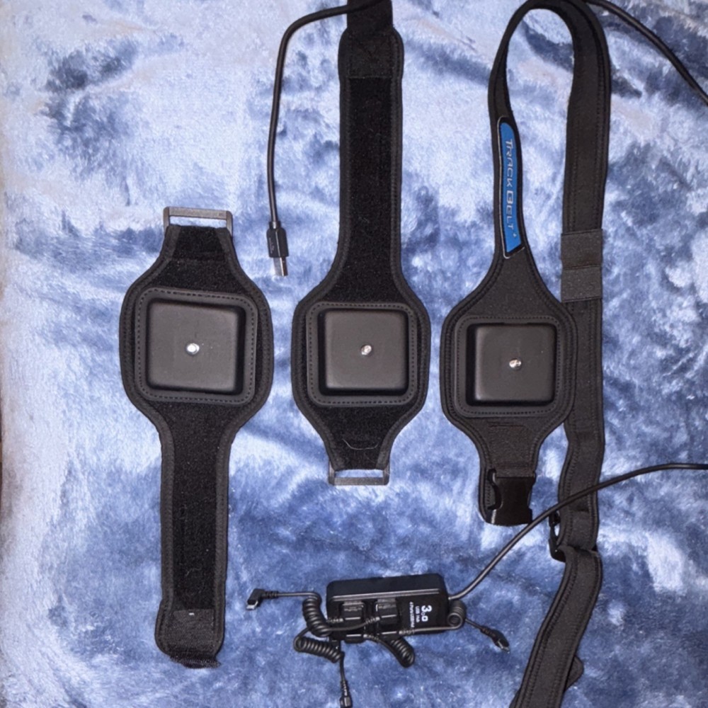 Black Tracker Strap Set with USB 3.0 Hub for VR Headset and Controller