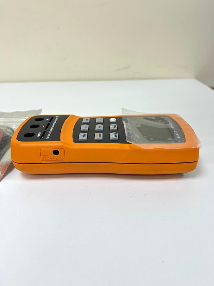 Agilent U1701B Handheld Capacitance Meter