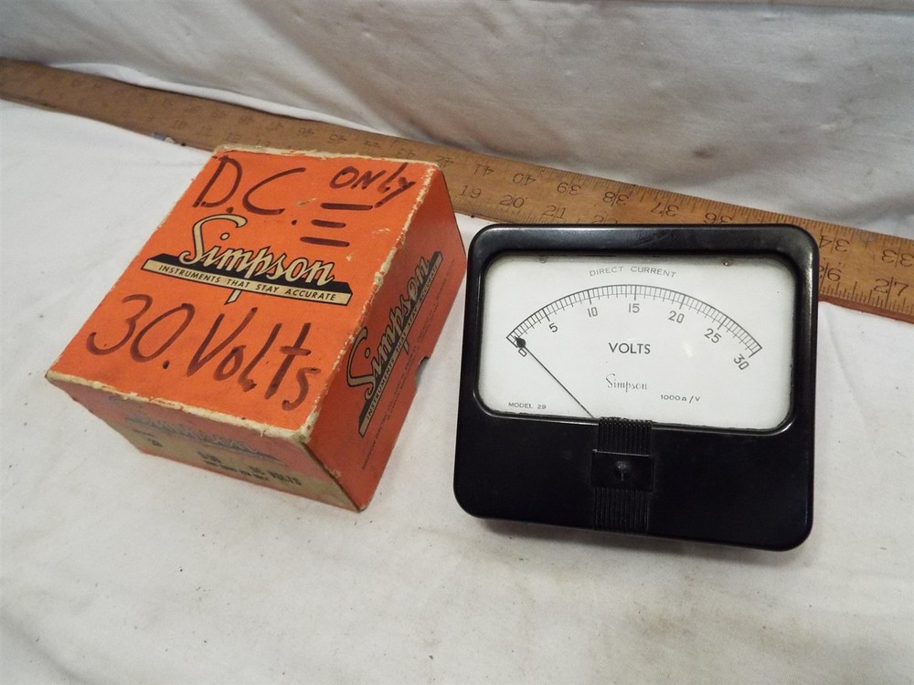 Simpson Model 29 0-30 Volts DC Meter Gauge in Box Electrical Gage Panel Tool