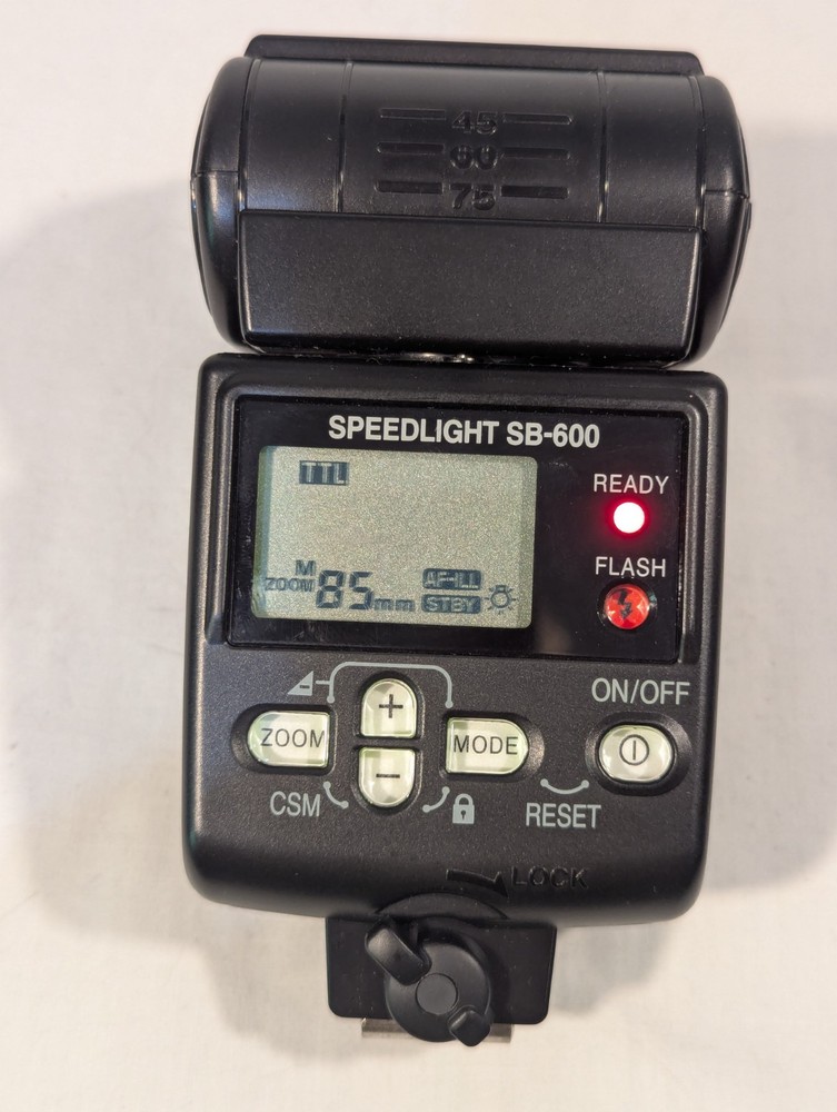 Nikon Speedlight SB-600 Shoe Mount Flash - Tested And Working
