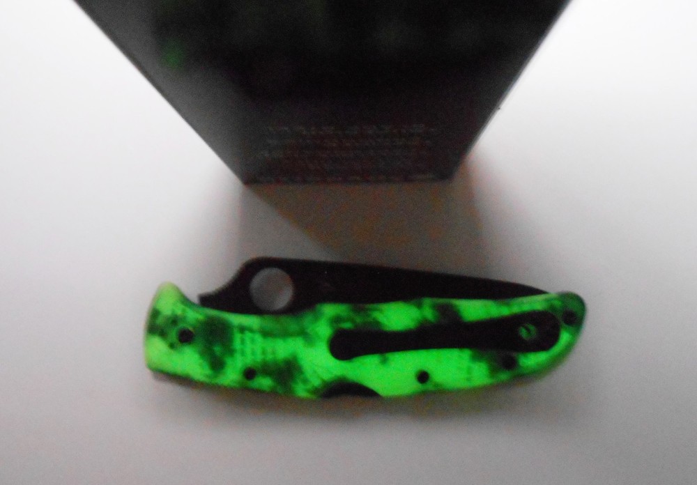 Pre-owned Spyderco C10ZFPGITDBK Endura GITD TiCN coated blade
