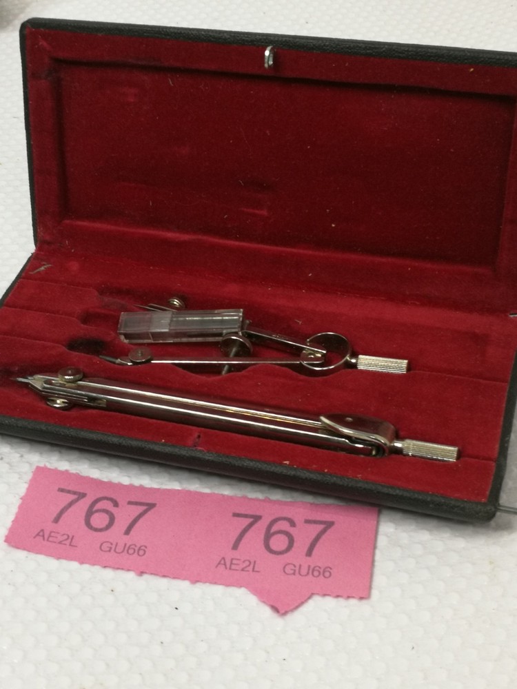 Vintage cased G2B hellerman compass set