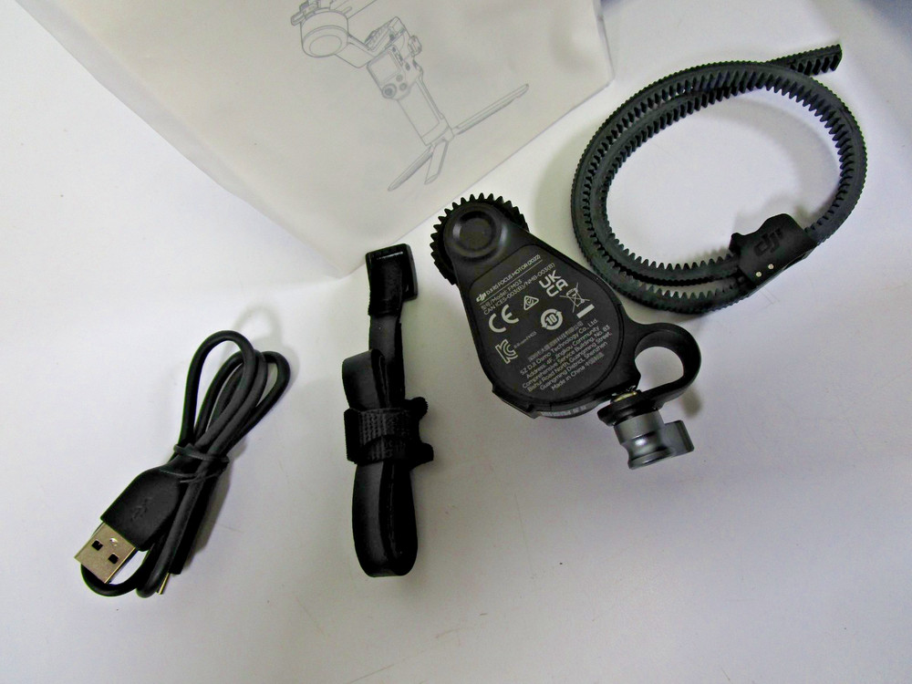 DJI RS 3 Axis Gimbal Stabilizer Kit & Case