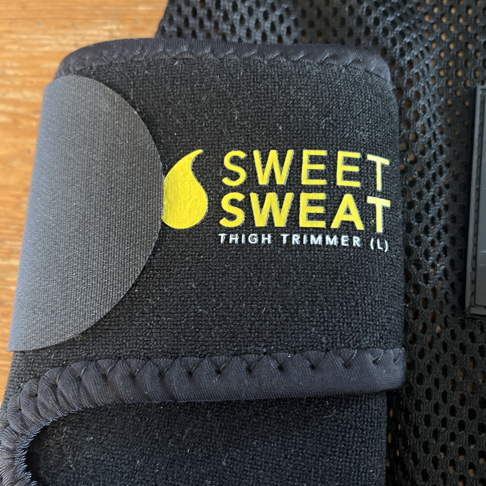 Sweet Sweat Thigh Trimmer Set with Carry Wash Storage Bag Men Women Leg