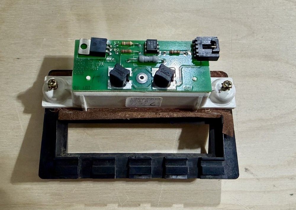 IGT S Plus S+ Bill Validator Bezel Assembly Complete W/ Bulbs 5 Prong Version.