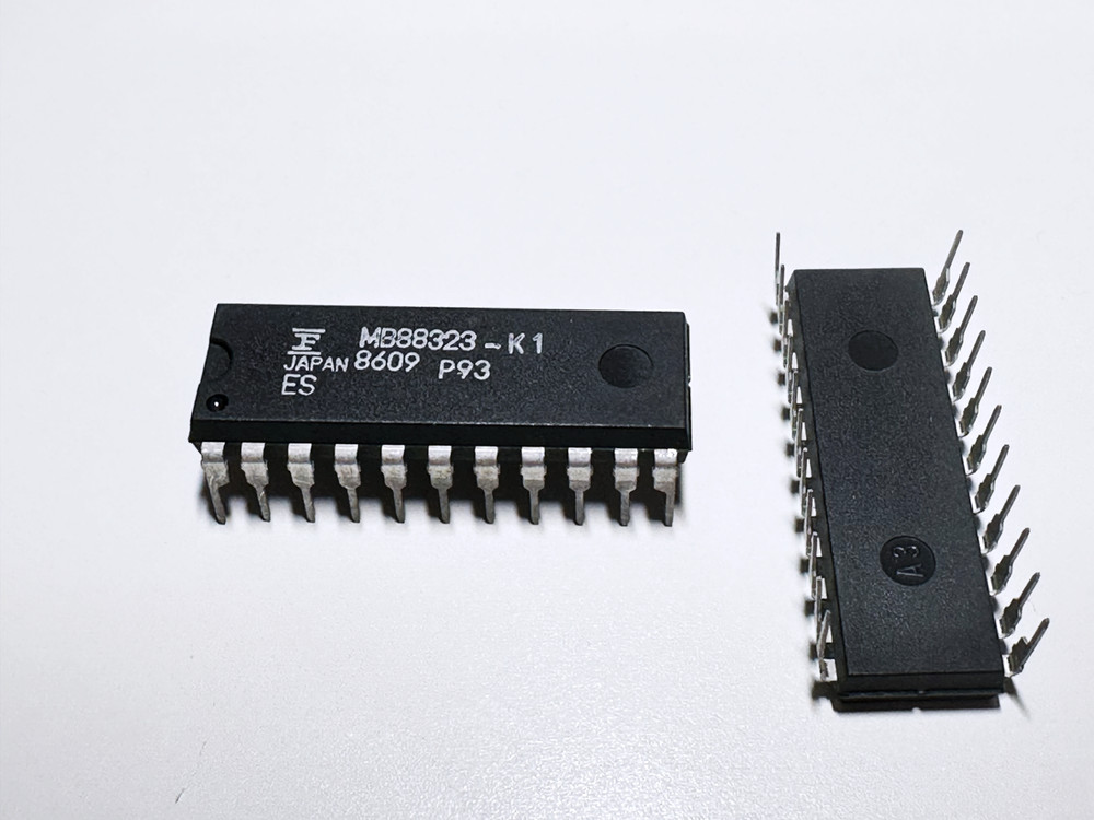 2PCS MB88323-K1 FUJITSU TV Display Controller IC DIP-22