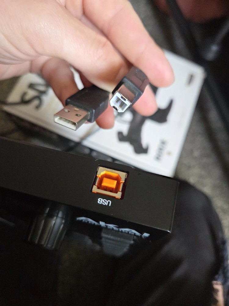 Akai Professional MPC Studio Black Midi Controller Drum Pad with USB Cable