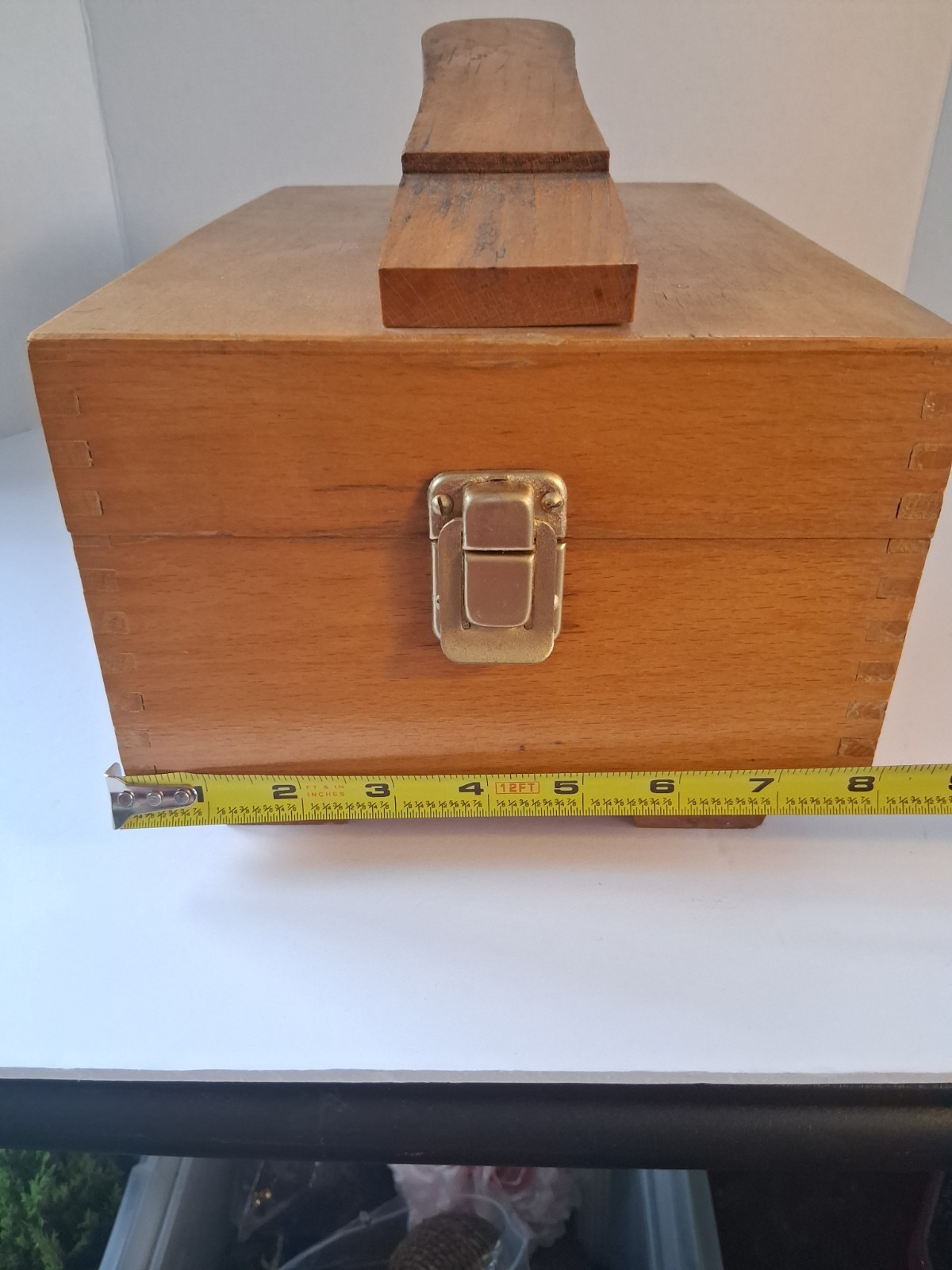 Vtg 1960's Shoe Shine Valet; Brush Kit Includ.; Dove Tail Wood Detail; EUC/Mint!