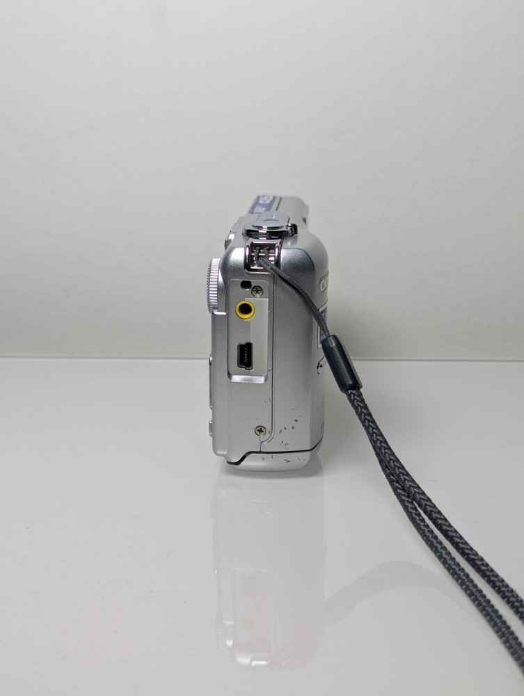 Olympus FE-210 7.1MP Digital Camera (Tested Working)