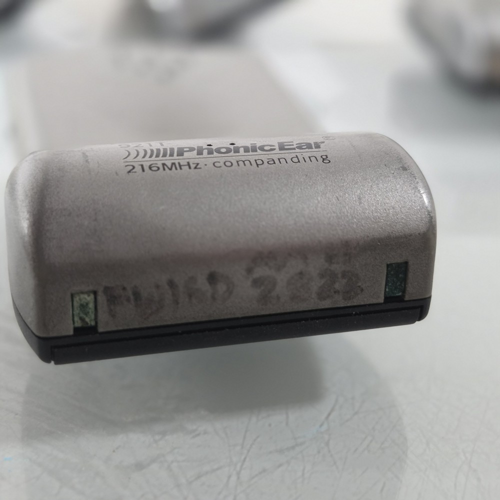 4 Bodyworn Transmitter 921T Radium 216MHz Phonic Ear UNTESTED - 1 DOESNT TURN ON