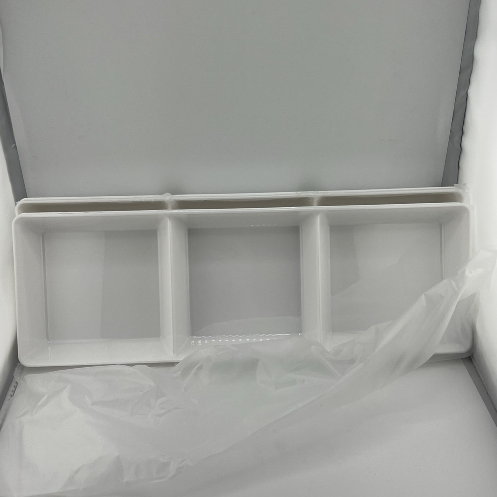 US Acrylic Serving/Snack Trays 4Pcs