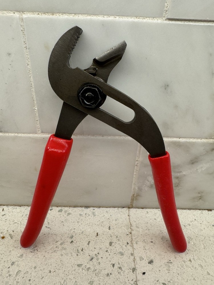 Snap-on Tools NEW RED 7" Soft Grip Adjustable Joint Pliers AWP65