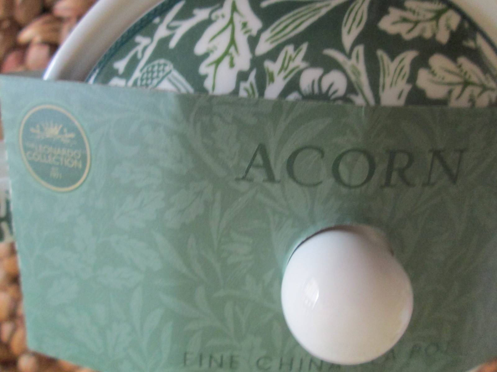 Acorn Fine China 26oz Teapot William Morris Leaonardo Collection Design/NWT