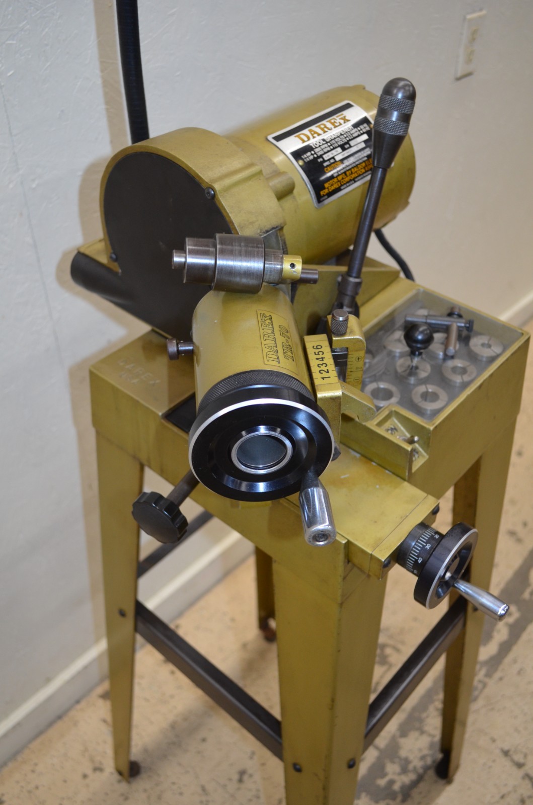 Darex Tool Sharpener # E85/90/TR w/ TR-70 w/Tap Work Holder, Collets, & Stand