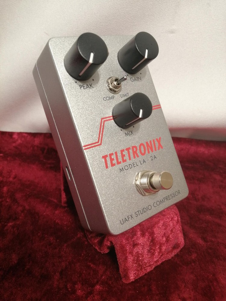 UNIVERSAL AUDIO UAFX TELETRONIX LA-2A Compressor