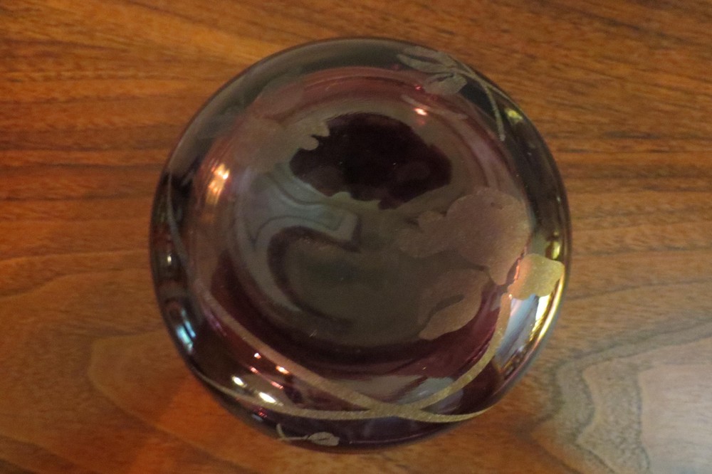 Amethyst Etched Iris Pattern Covered Powder Jar