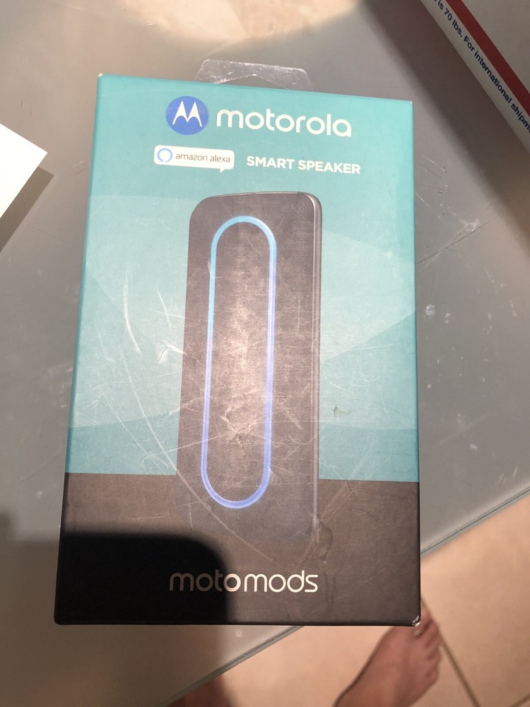 Motorolla Moto Mod smart speaker Amazon Alexa
