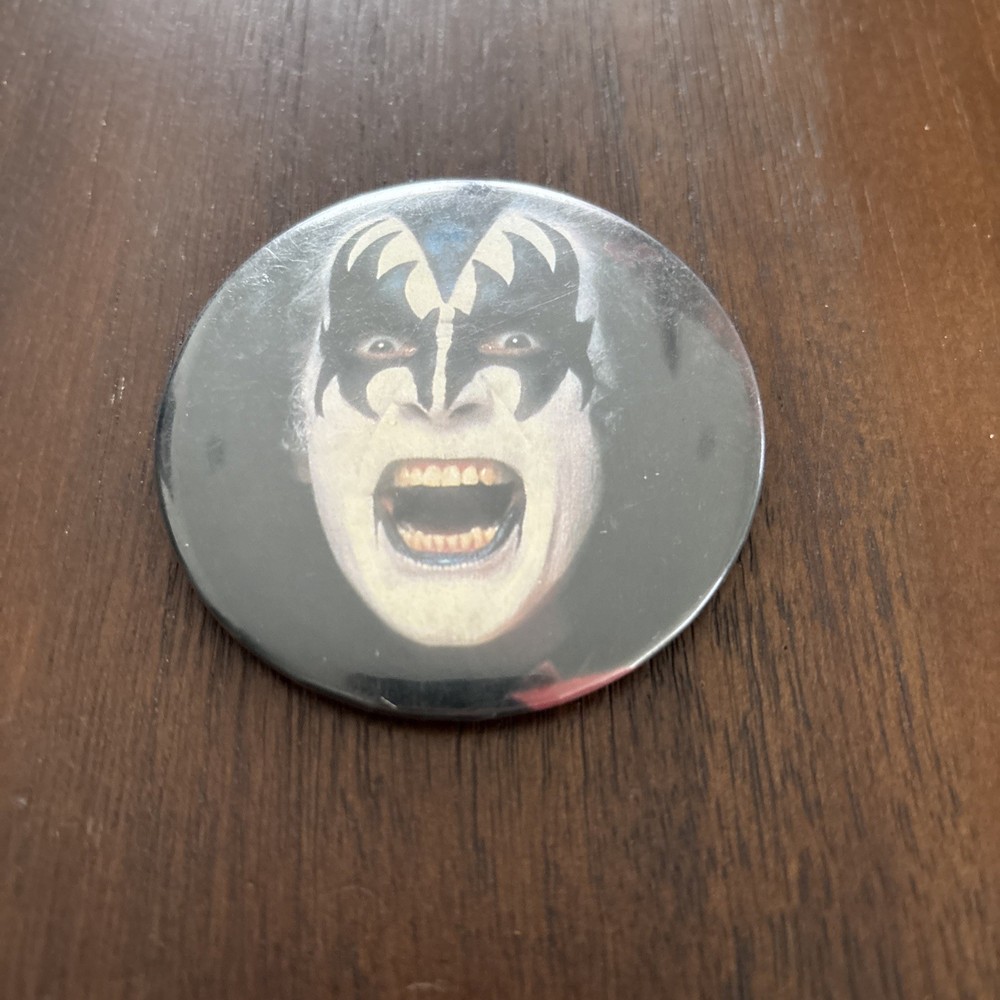 Kiss Gene Simmons 3 Inch Canada Campus Craft Button Rare Pin Aucoin