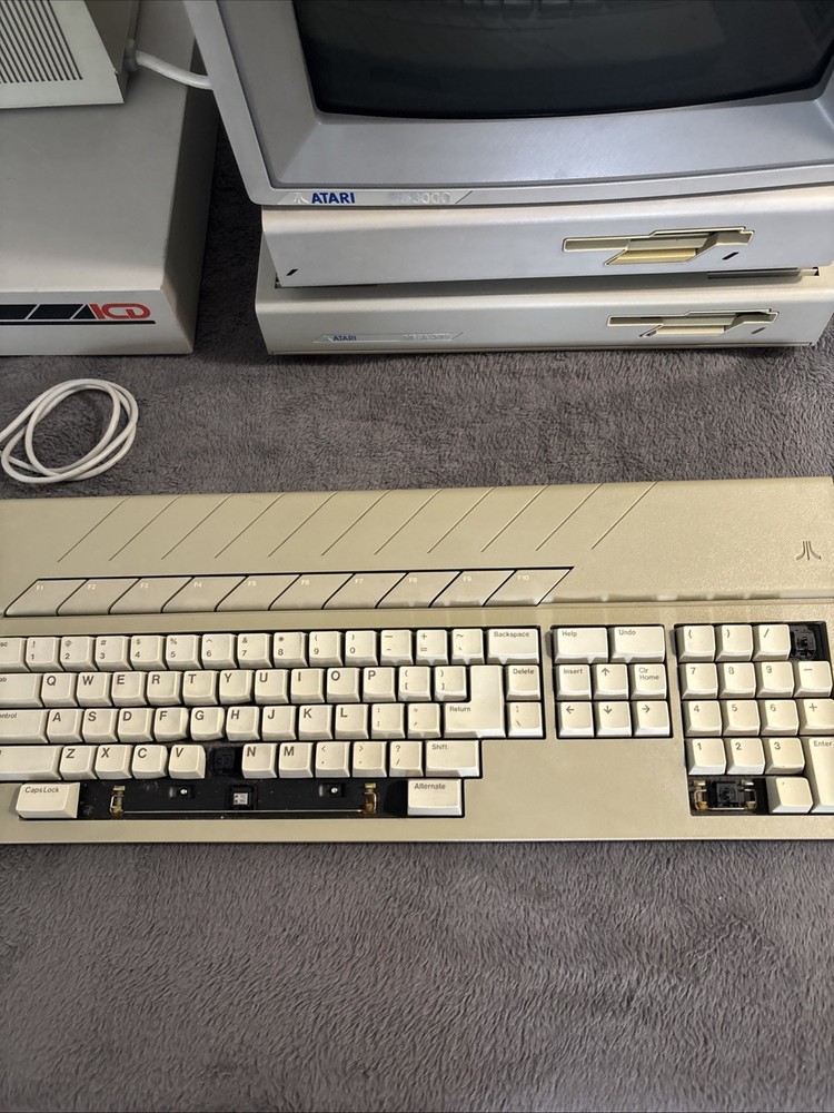Vintage Atari computer PS3000 Mega ST4 W/fast ICD Mouse Keyboard Power Pack Read