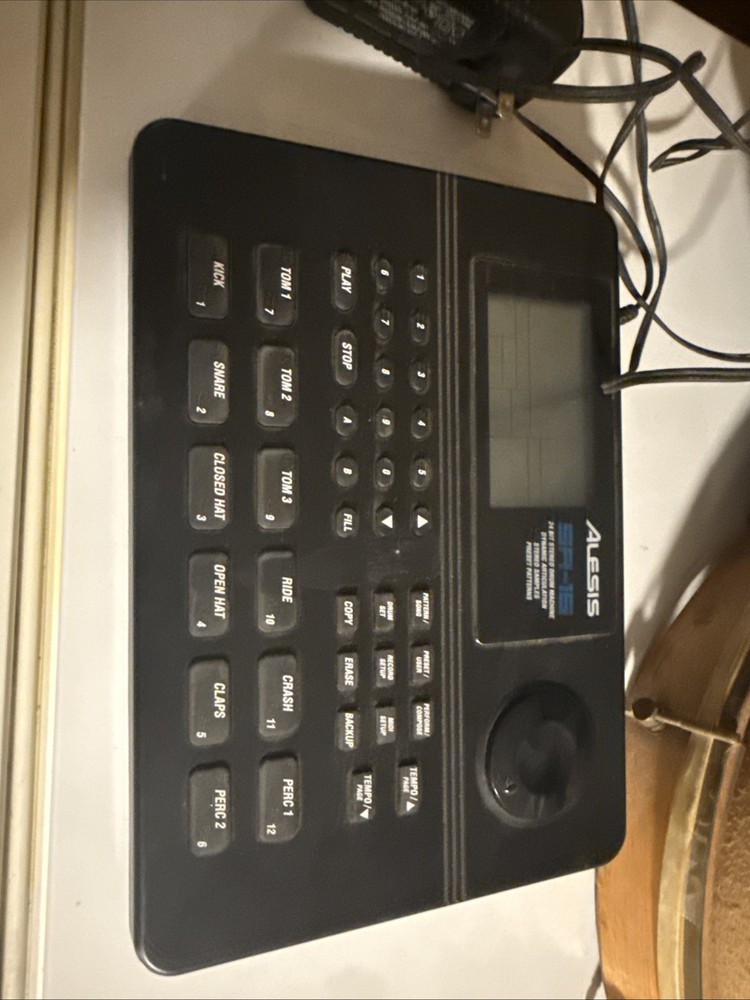 Alesis SR-16 24-Bit Stereo Drum Machine