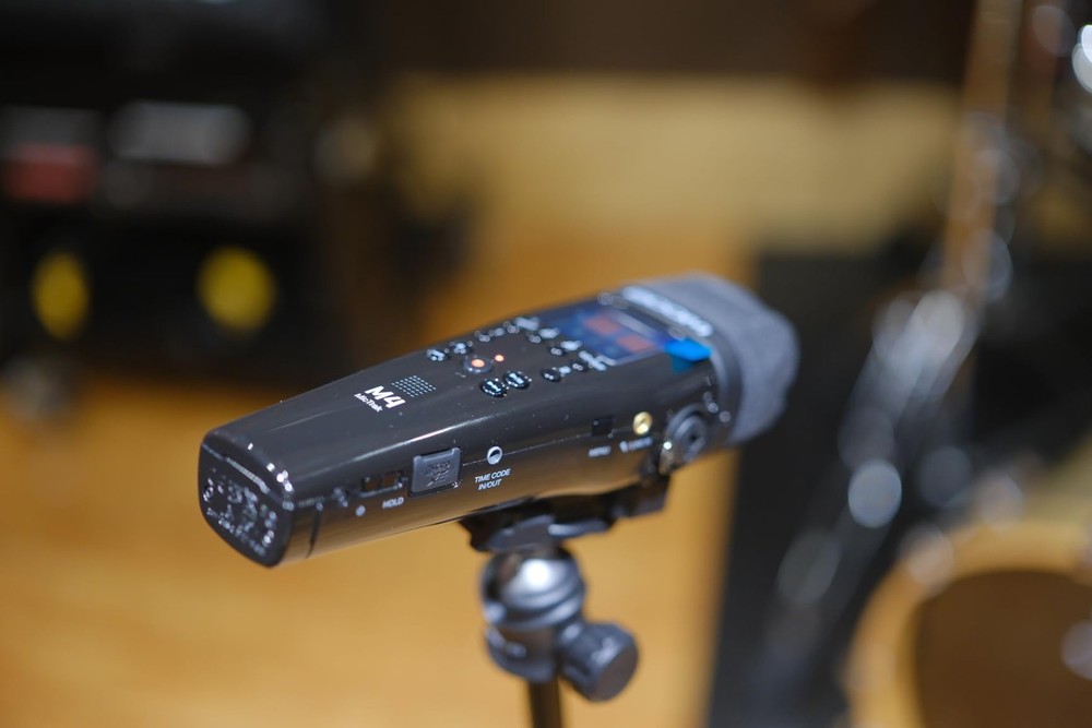 Zoom M4 4-track recorder with built-in timecode generator, 32-bit float support