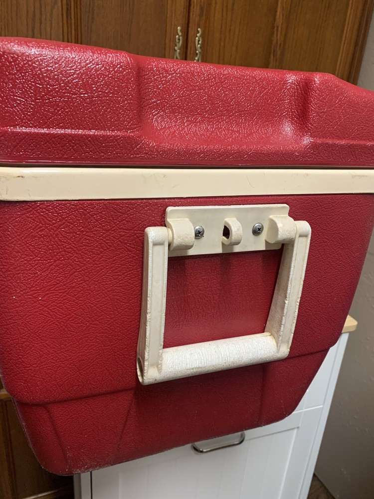 1985 Igloo 48 Quart Cooler Red White Handles