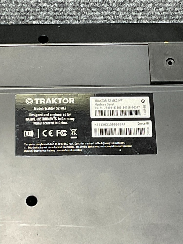 Native Instruments Traktor Kontrol S2 MK2 🎧 2-Channel DJ Controller Black