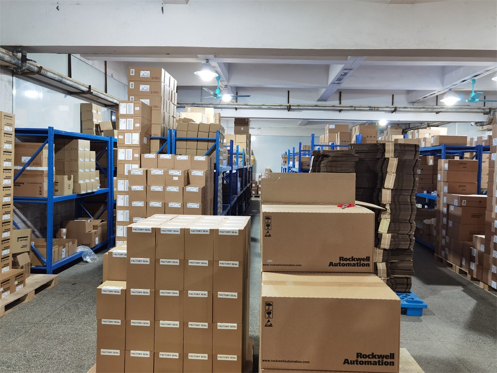 Micro800 2 PT Analog Output Module 2080-OF2 /A 2080OF2