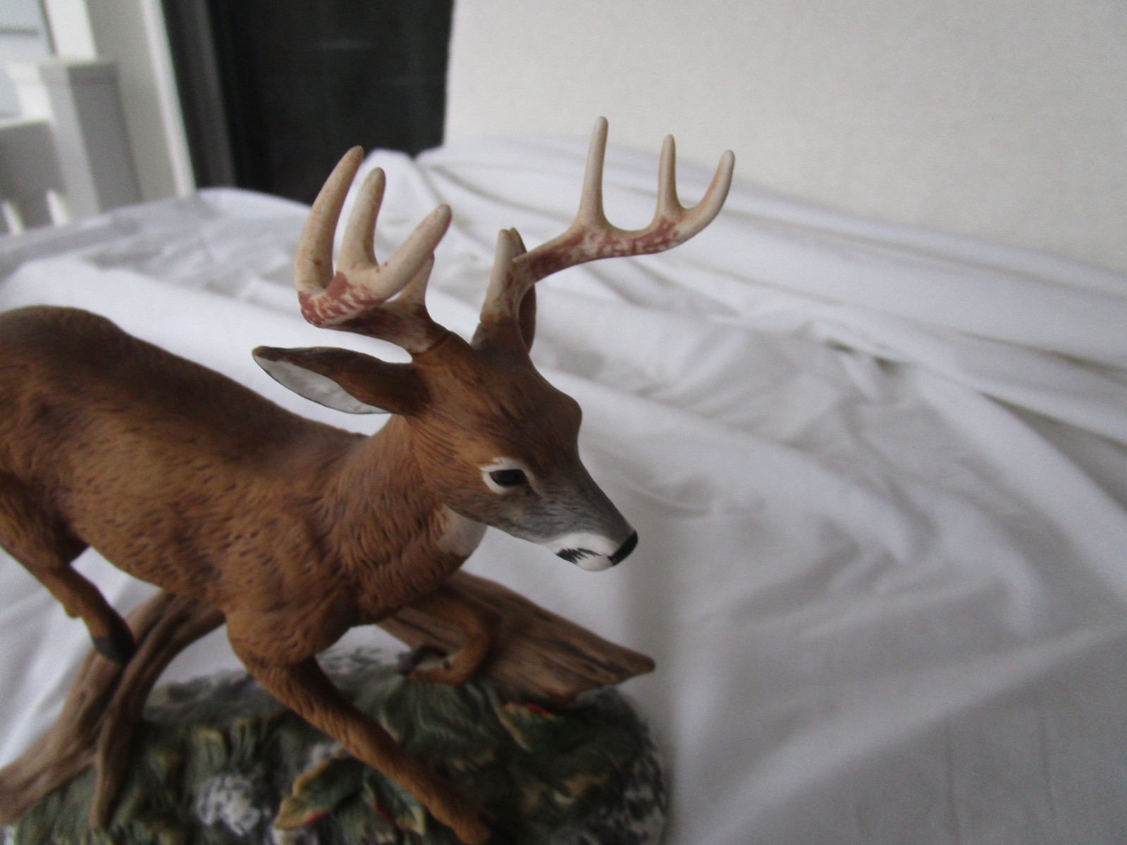 Masterpiece by Homco ~[ Porcelain Whitetail Buck Lifelike Figurine 1986 ] ~~!!!!