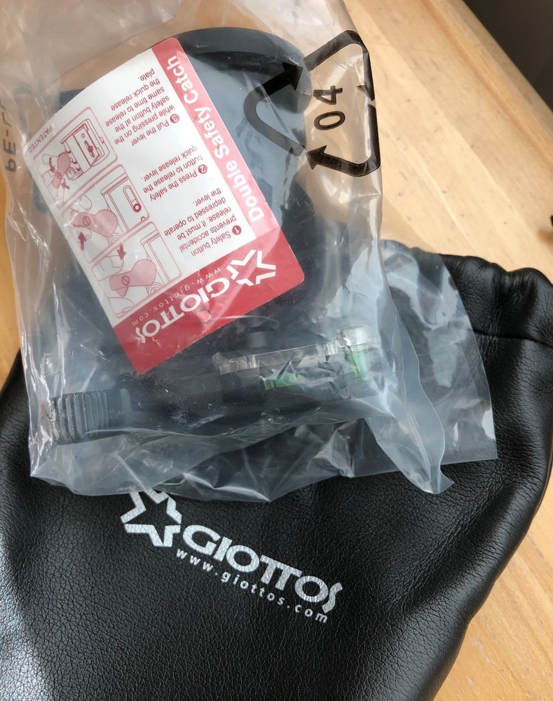 Giottos MH7002 Ballhead with MH630 Quick Release Platform