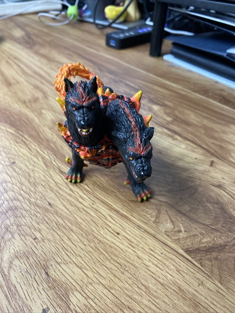 Schleich Stunning Eldrador Hellhound dog 42451