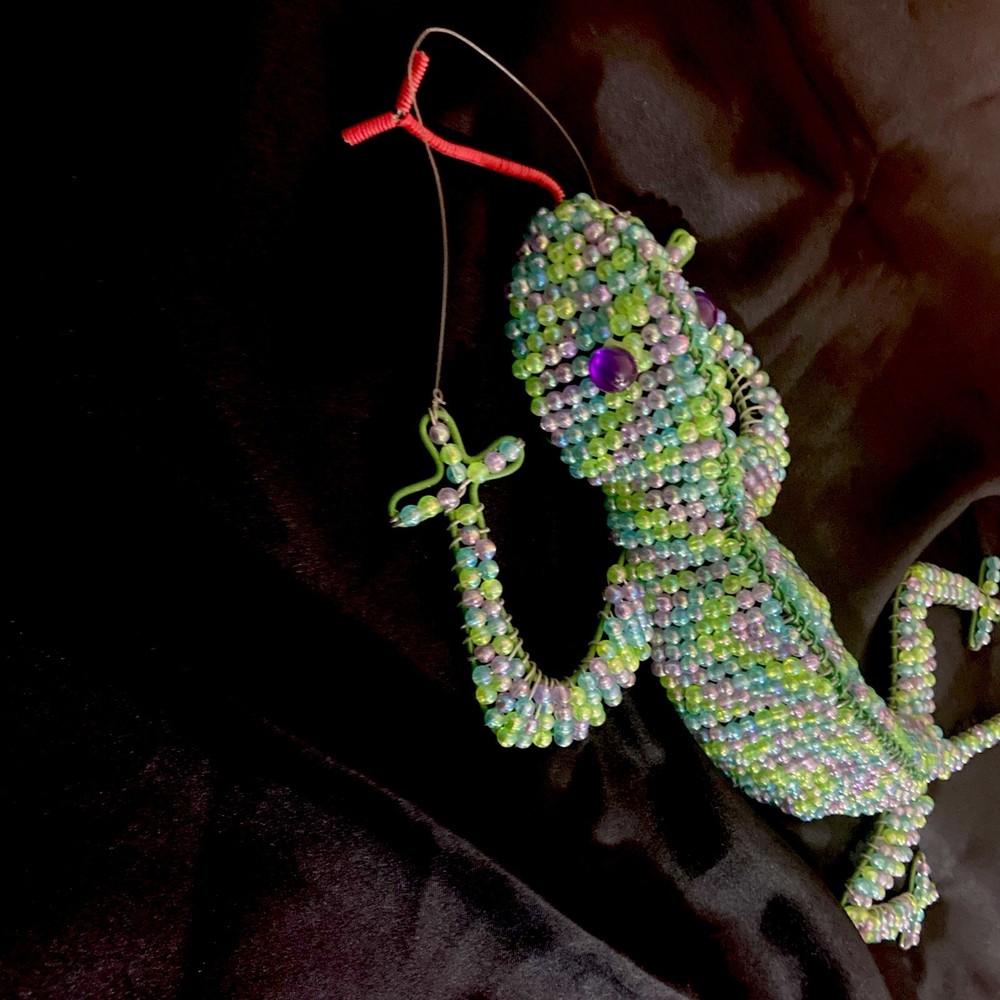 Wire & Beaded Salamander Lizard Sculpture Wall Decor 16”