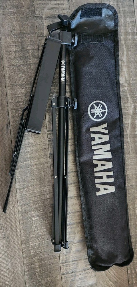 Yamaha Foldable & Adjustable Music Stand Includes Carrying Bag Great Condition