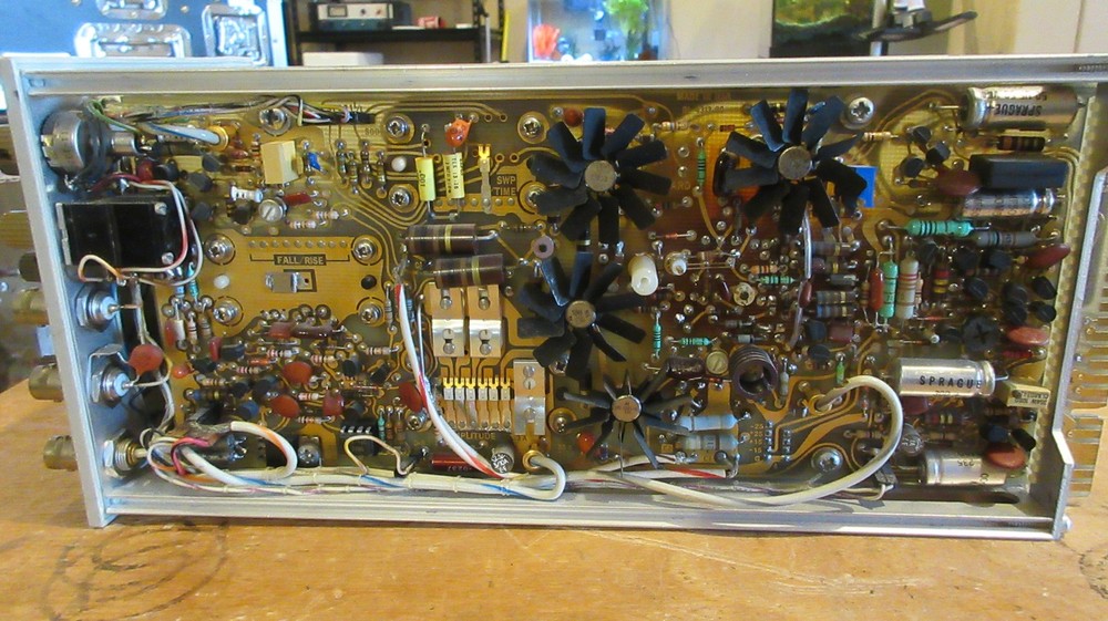 Tektronix FG504 40Mhz function generator. (for parts-non-working)