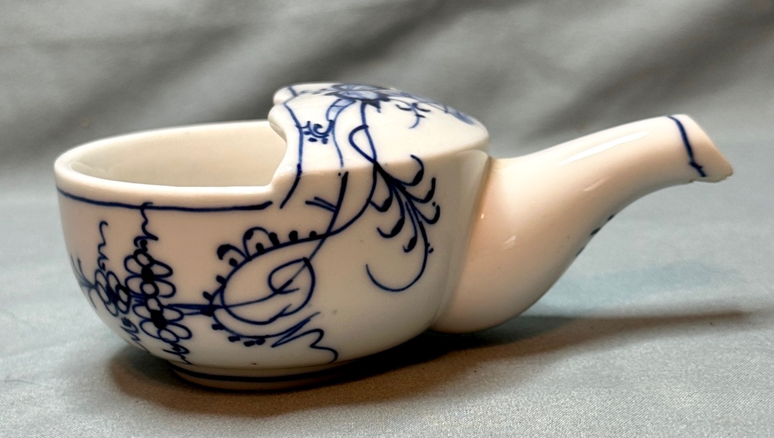 Handpainted Cobalt Blue Onion porcelain INVALID FEEDER / PAP BOAT