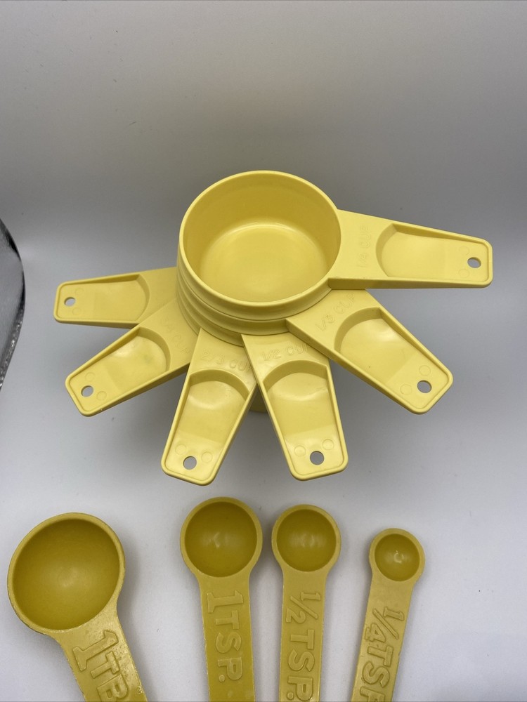 Vintage Tupperware Measuring Cups And Spoons Set Yellow Nesting Stacking 10